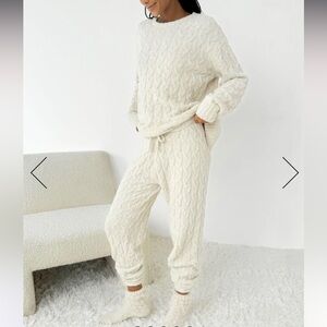 Splendid Fuzzy cable knit sweater set